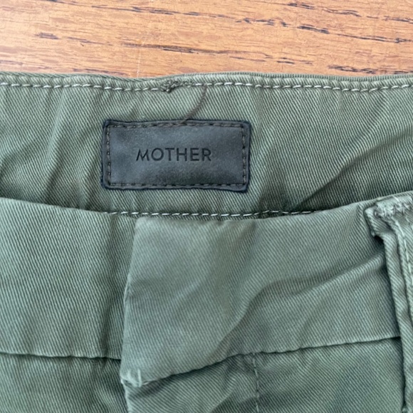MOTHER Women's Pants The Shaker Prep Fray Cropped Chinos Fatigue & Red Size 28 - Picture 4 of 10
